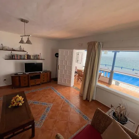 Caleton Villa *